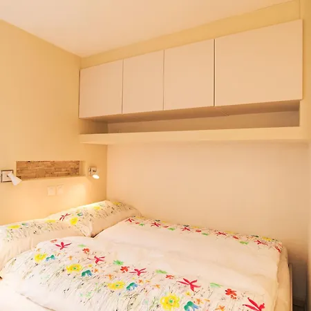 Cristal 36 By Interhome ロイカーバード